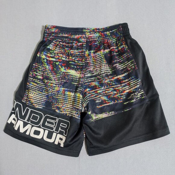 Under Armour athletic shorts boys XS black and multi-colour with graphic design - Picture 2 of 10